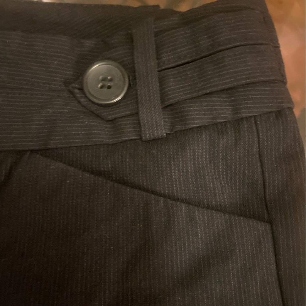 The Limited Black Button and Zip, Drew Fit shorts Size 6 EUC - Picture 5 of 6